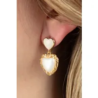 puces d'oreilles classy heart en doré et blanc.